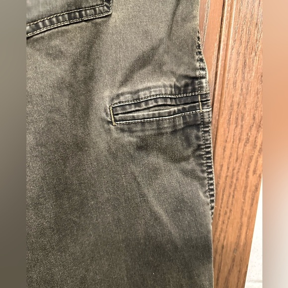 Kuhl Slackr Pants Men's 42x30 Green Straight Leg Vintage Patina Dye - Picture 12 of 13